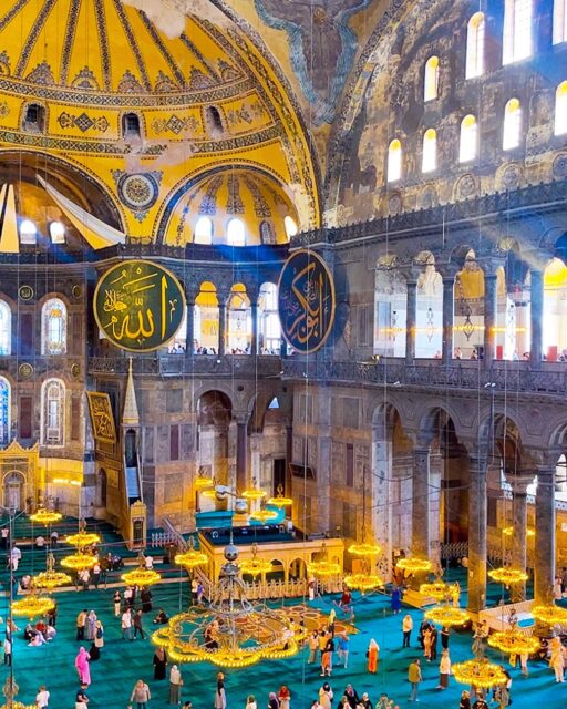 La grande bellezza ♥️. 

Istanbul 
Cosa vedere a Istanbul
Santa Sofia 
Aya Sophia 

#audreyinwonderland #traveldiary #carodiario #viaggione #turchia #istanbul #istanbuldüğünfotoğrafçısı #istanbultravel #traveller_stories #ayasofya #ayasophia #santasofía #moscheasantasofia #istanbulphotos