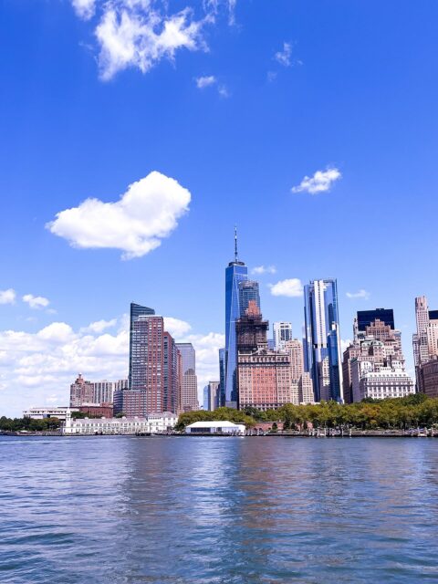 My love letter to my beloved New York City ♥️
E comunque nella prima foto la nuvola è a forma di cuore.

#11settembre #neverforget911 

#newyork #vitadaviaggiatrice #newyorkcity #travellerlife #frequentflyer #frequentflyers